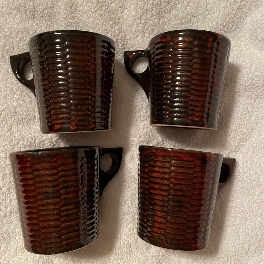 Set of 4 Vintage Watt Pottery mugs